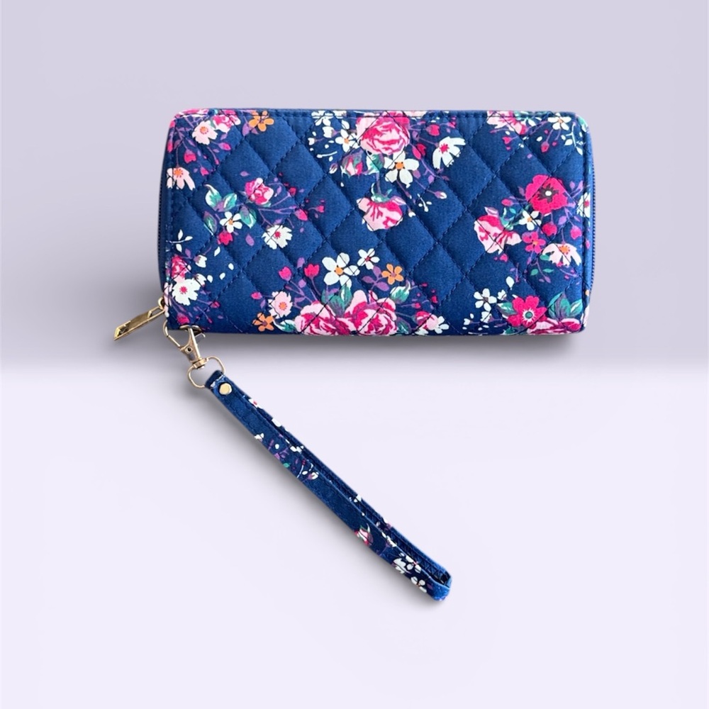 Floral Quilted Wristlet Like New